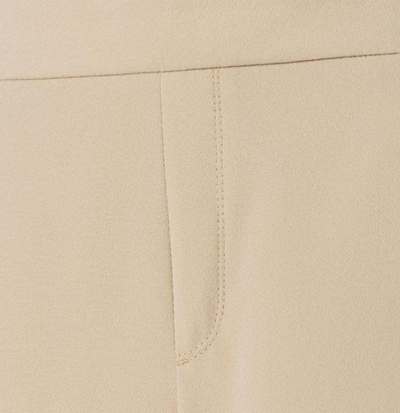 Entdecken Sie die trendstarken Stretch Hosen von Mac Chiara Cropped, Floating Crepe