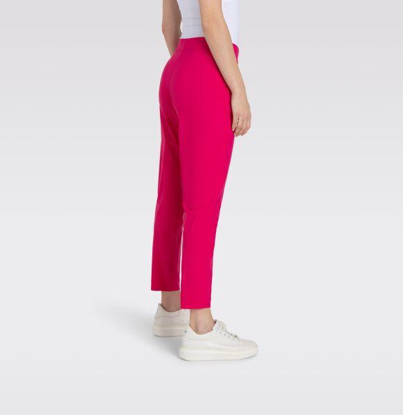 Entdecken Sie die trendstarken Stretch Hosen von Mac Easy Active, Premium Techno Stretch